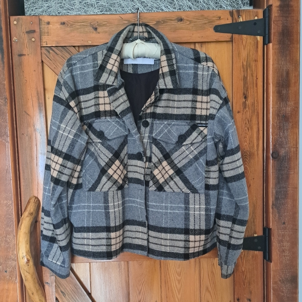 Cropped Shacket - Picture 1 of 7